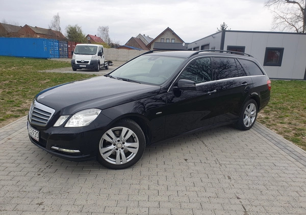 Mercedes-Benz Klasa E cena 52500 przebieg: 252000, rok produkcji 2012 z Włodawa małe 562